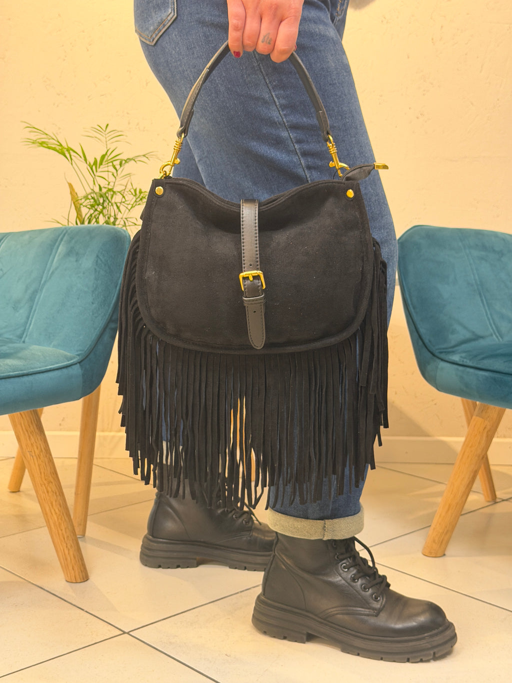 Borsa hobo scamosciata con frange - BS2606