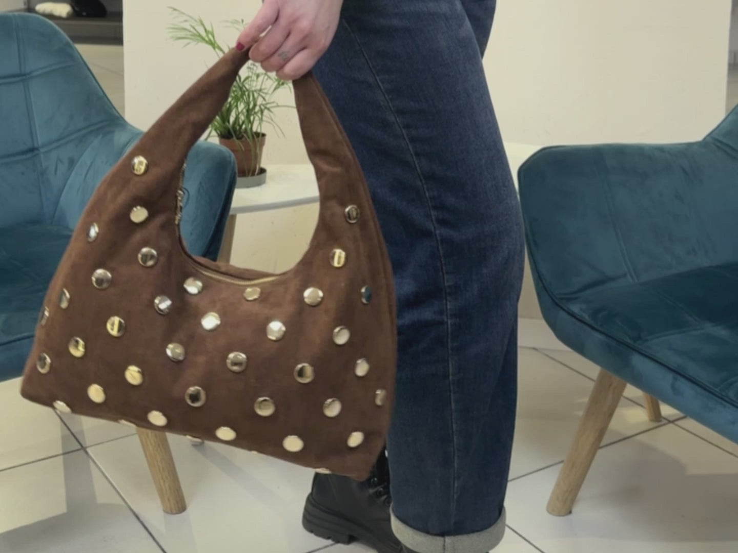 Borsa scamosciata con borchie - BS2605